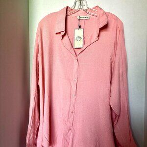 European size 52 (close to a 16-18),NWT, long sleeve shirt